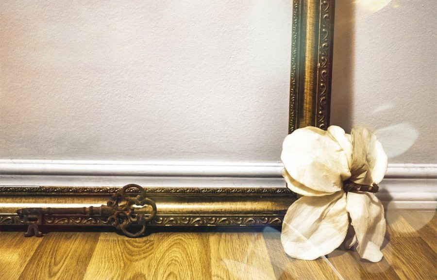 Où trouver des cadres anciens dorés authentique pour une décoration vintage ?